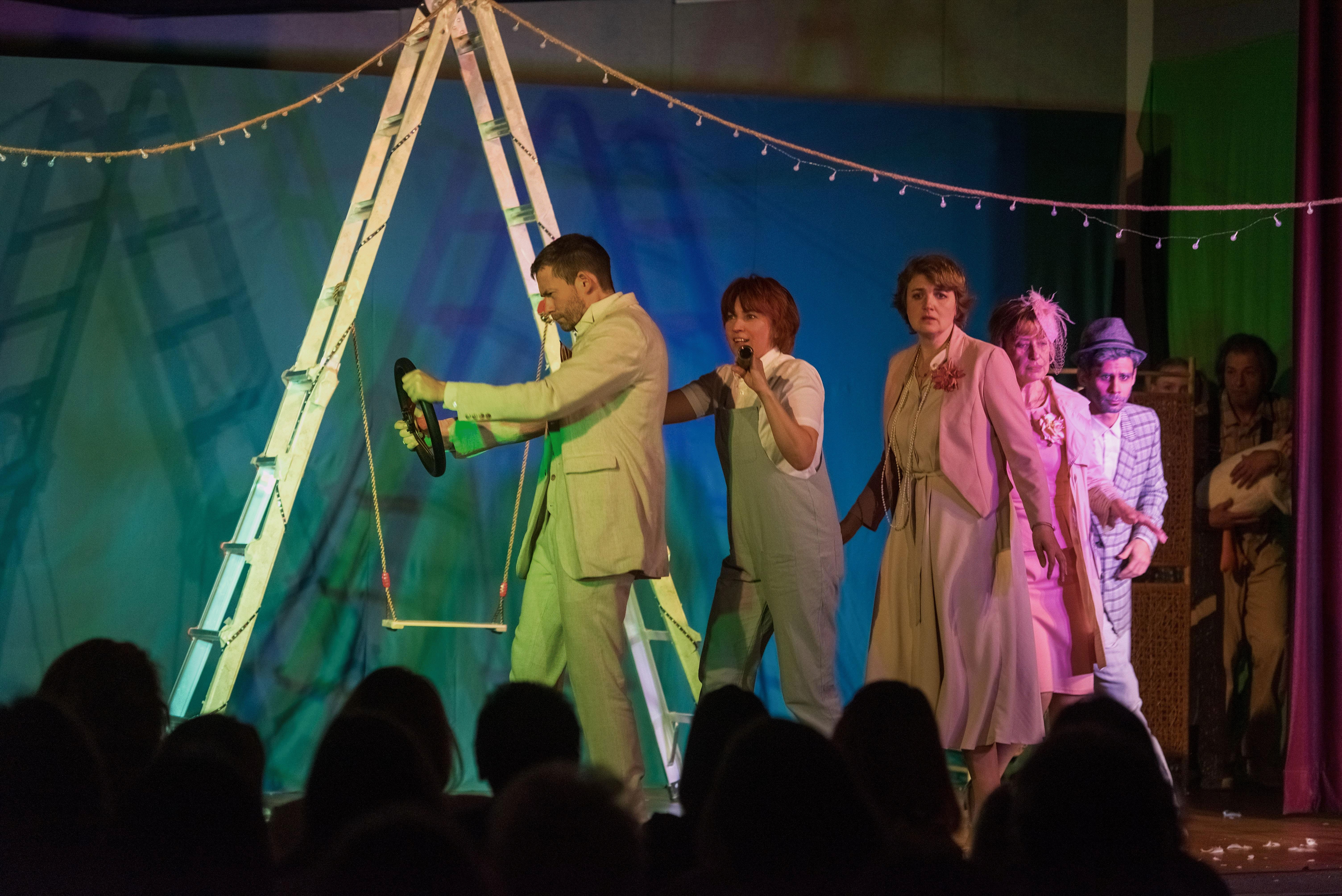 Спектакль &quot;Мой дедушка был вишней&quot;